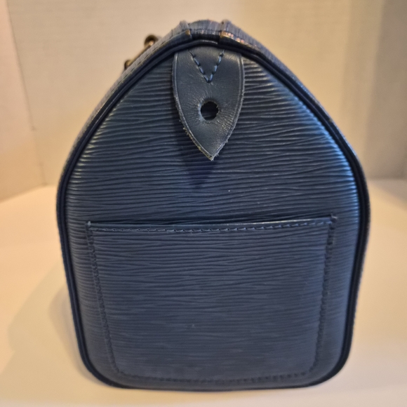 Louis Vuitton Blue Handbag - Picture 4 of 10